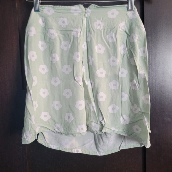 Green flower skirt - Picture 2 of 2